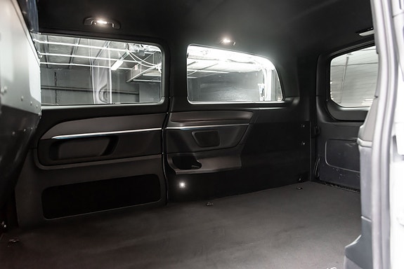 Mercedes-Benz V300 d 21 of 23