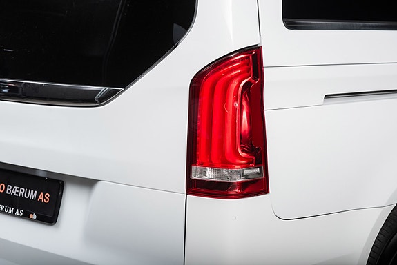 Mercedes-Benz V300 d 6 of 23