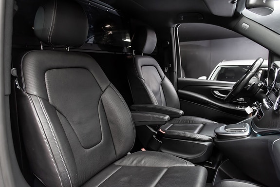 Mercedes-Benz V300 d 9 of 23