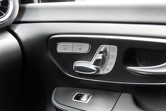 Mercedes-Benz V300 d 11 of 23