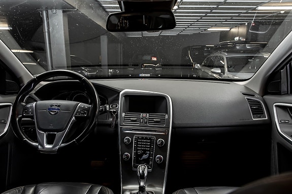 Volvo XC60 12 of 26