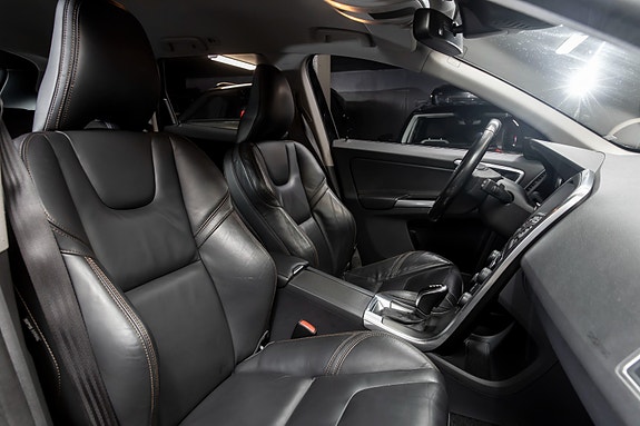 Volvo XC60 8 of 26