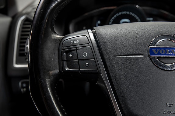 Volvo XC60 14 of 26