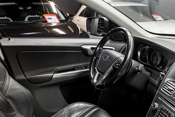 Volvo XC60 10 of 26