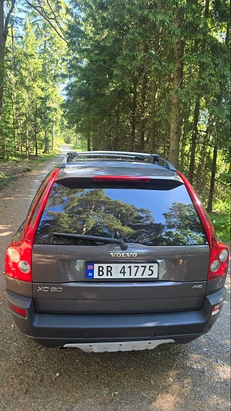 Volvo XC90 4 of 9
