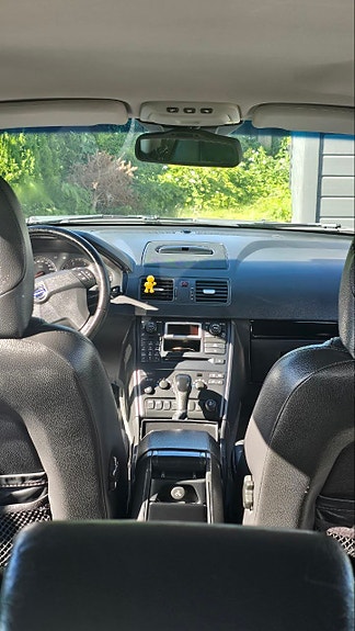 Volvo XC90 7 of 9