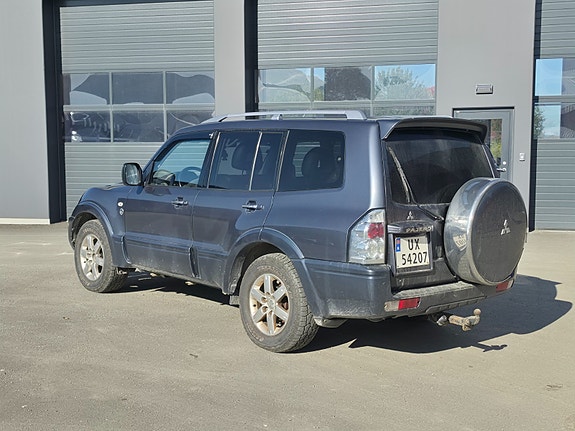 Mitsubishi Pajero 3 of 22