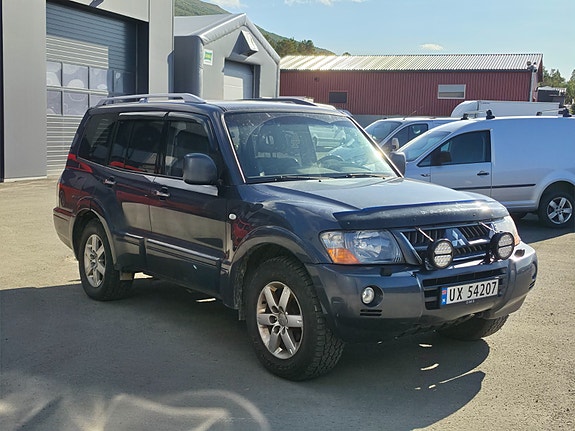 Mitsubishi Pajero 7 of 22