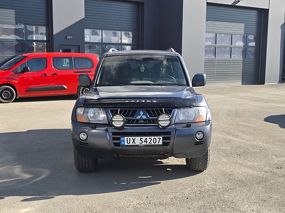 Mitsubishi Pajero 8 of 22