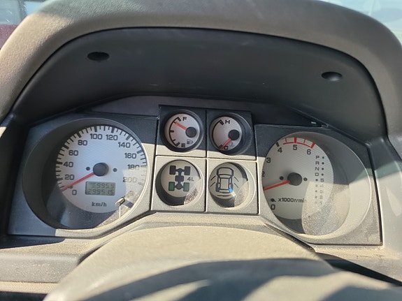 Mitsubishi Pajero 15 of 22