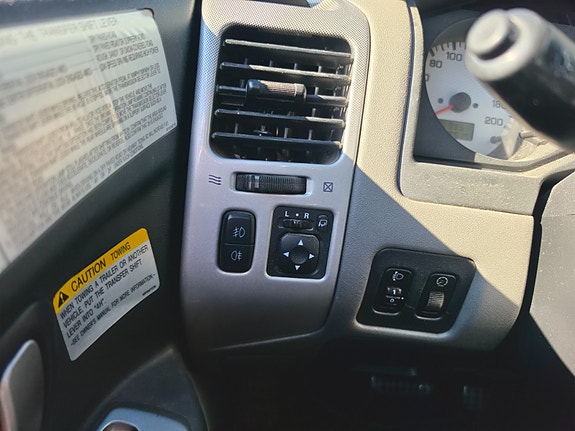 Mitsubishi Pajero 16 of 22