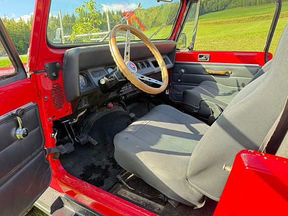 Jeep Wrangler 8 of 17