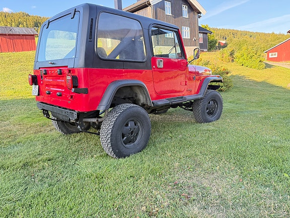 Jeep Wrangler 17 of 17