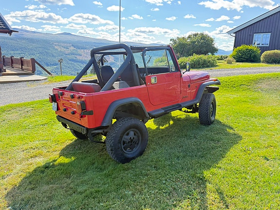Jeep Wrangler 6 of 17