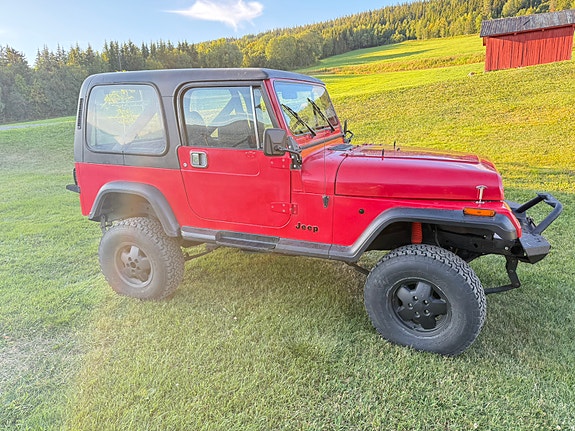 Jeep Wrangler 14 of 17