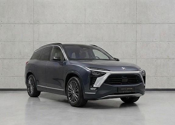 NIO ES8 3 of 30