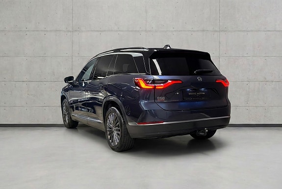 NIO ES8 4 of 30
