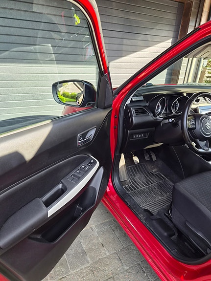 Suzuki Swift 12 of 15