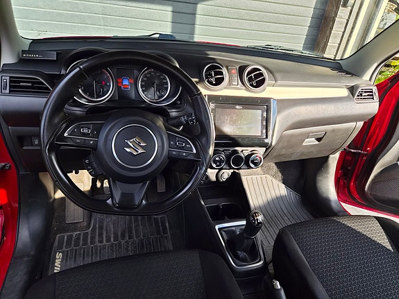 Suzuki Swift 11 of 15