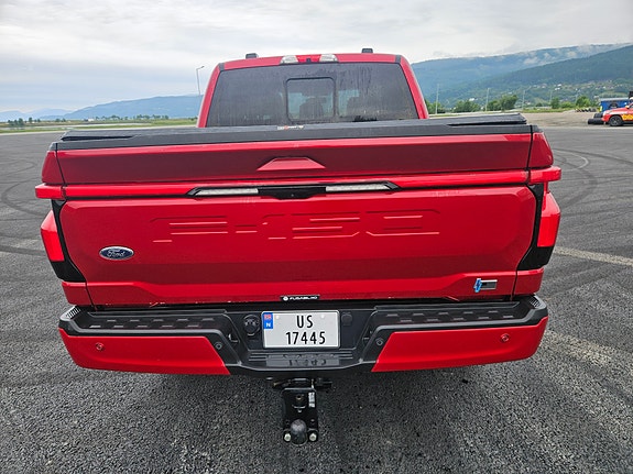 Ford F-150 3 of 8