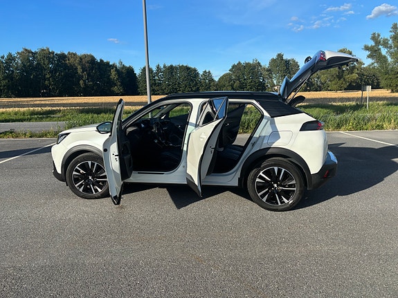 Peugeot e-2008 11 of 30