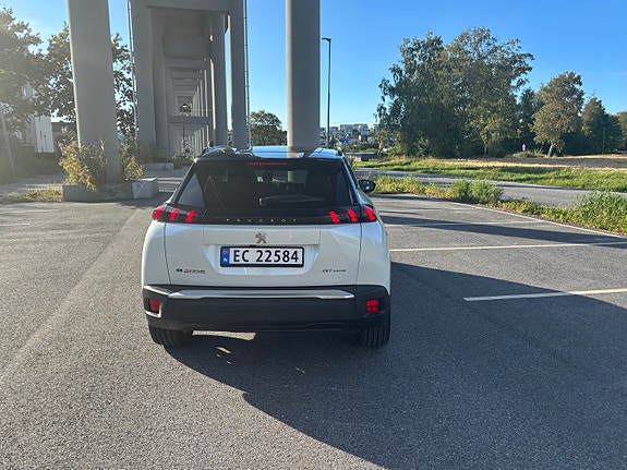 Peugeot e-2008 6 of 30