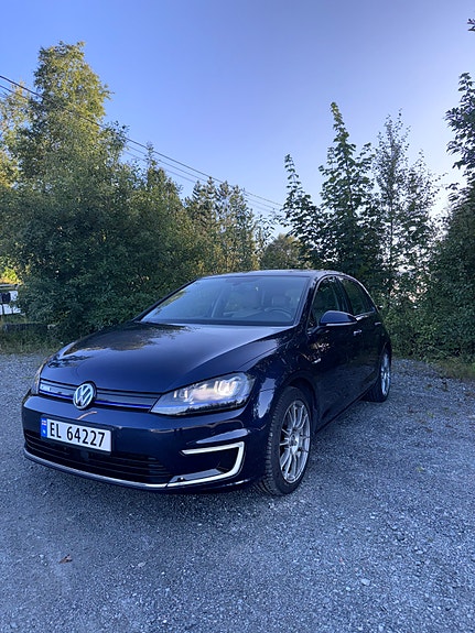 Volkswagen e-Golf VII 2 of 20
