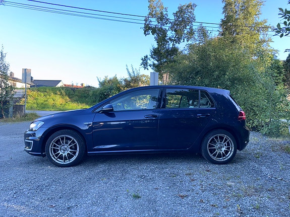 Volkswagen e-Golf VII 3 of 20