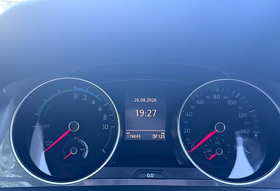 Volkswagen e-Golf VII 13 of 20