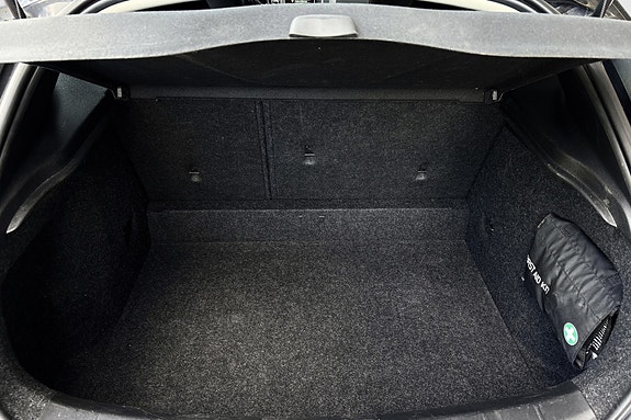 Volvo V40 Cross Country 19 of 19