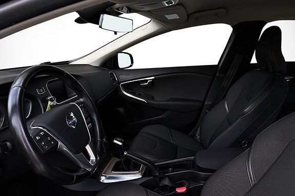 Volvo V40 Cross Country 10 of 19