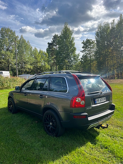Volvo XC90 5 of 22