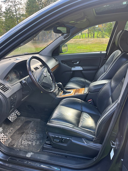 Volvo XC90 10 of 22