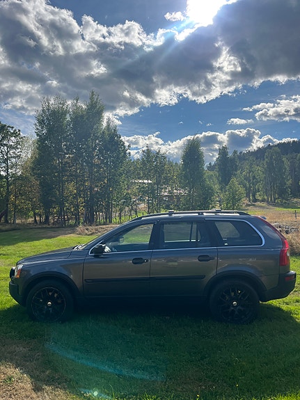 Volvo XC90 6 of 22