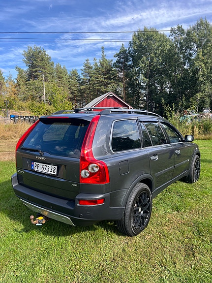Volvo XC90 3 of 22