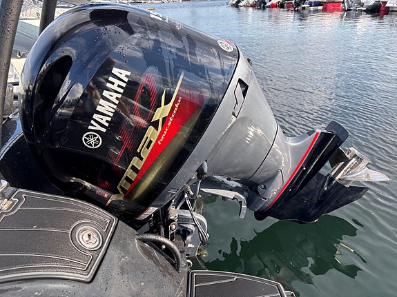 Grand Golden Line 650 UBE med 150 hk Yamaha V Max 14 of 25