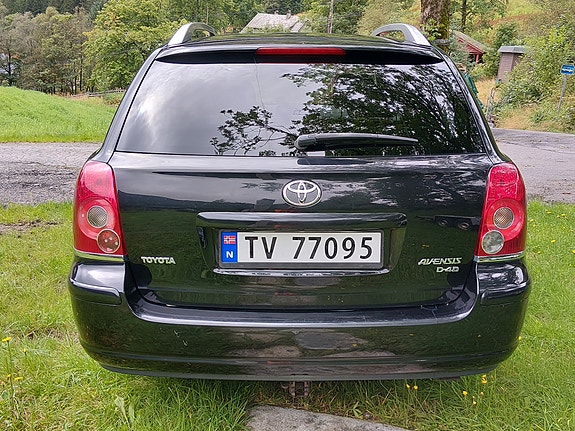 Toyota Avensis 4 of 14