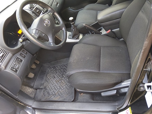 Toyota Avensis 5 of 14
