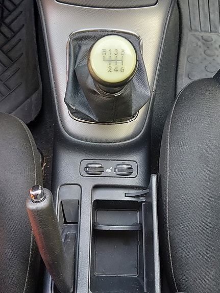 Toyota Avensis 8 of 14