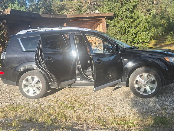 Mitsubishi Outlander 3 of 24
