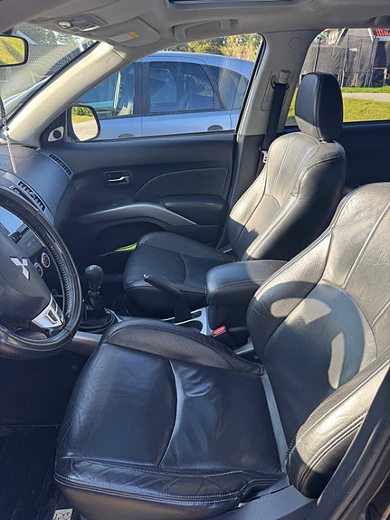 Mitsubishi Outlander 13 of 24