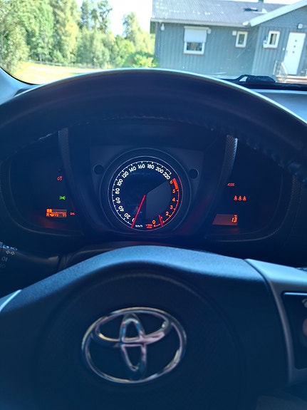 Toyota Urban Cruiser 27 of 30