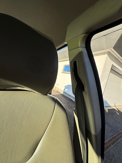 Volvo XC70 12 of 14