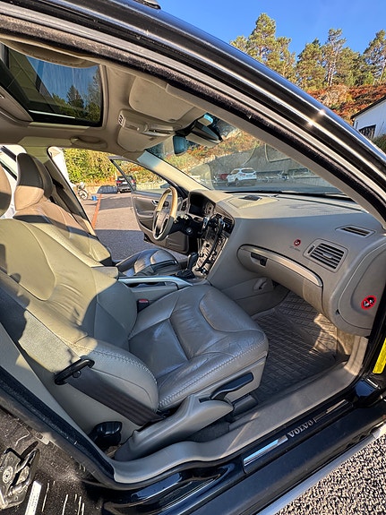 Volvo XC70 7 of 14