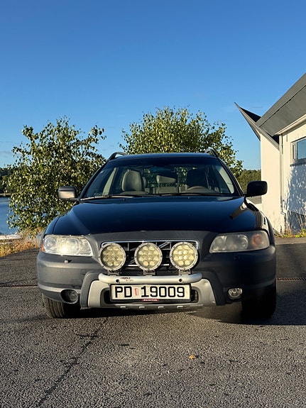 Volvo XC70 2 of 14