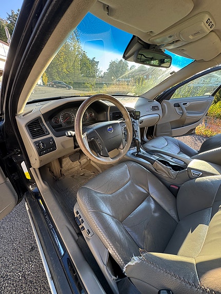 Volvo XC70 3 of 14