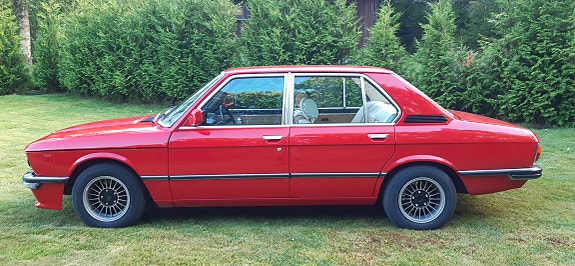 BMW 525 3 of 30