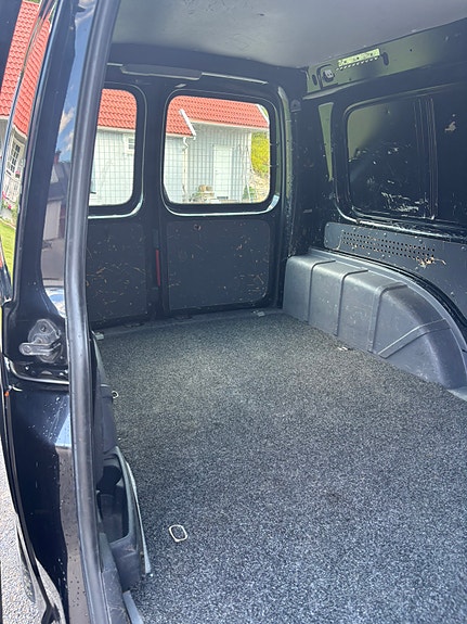 Volkswagen Caddy Maxi 8 of 14