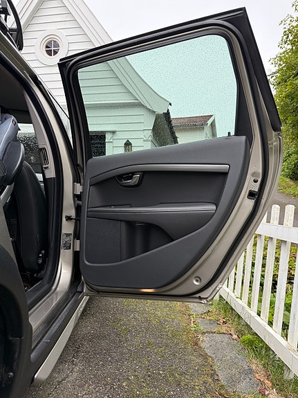 Volvo XC70 27 of 30