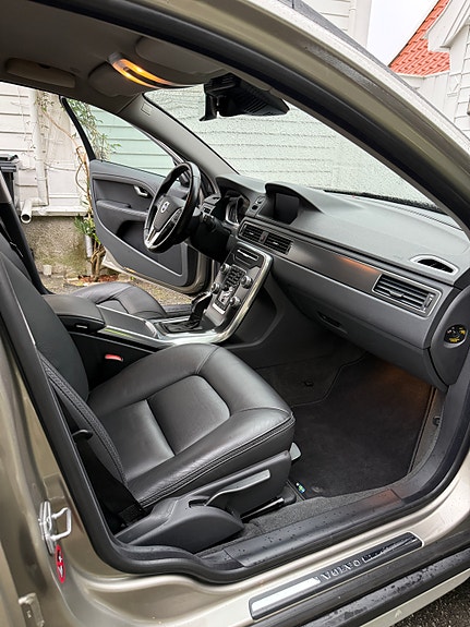 Volvo XC70 25 of 30